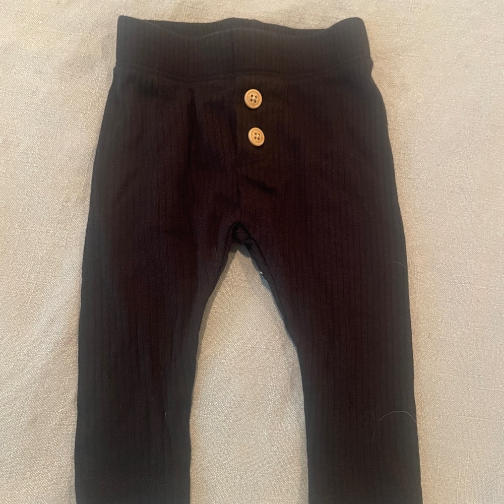 Cat & Jack Black Leggings with Button Accents